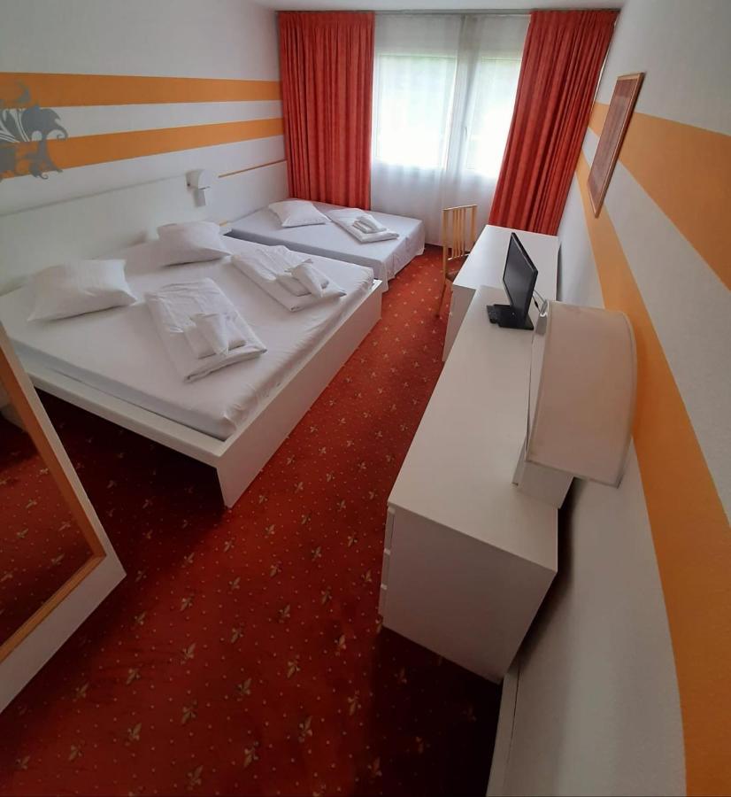 Lenas West Hotel Vienna Exterior photo